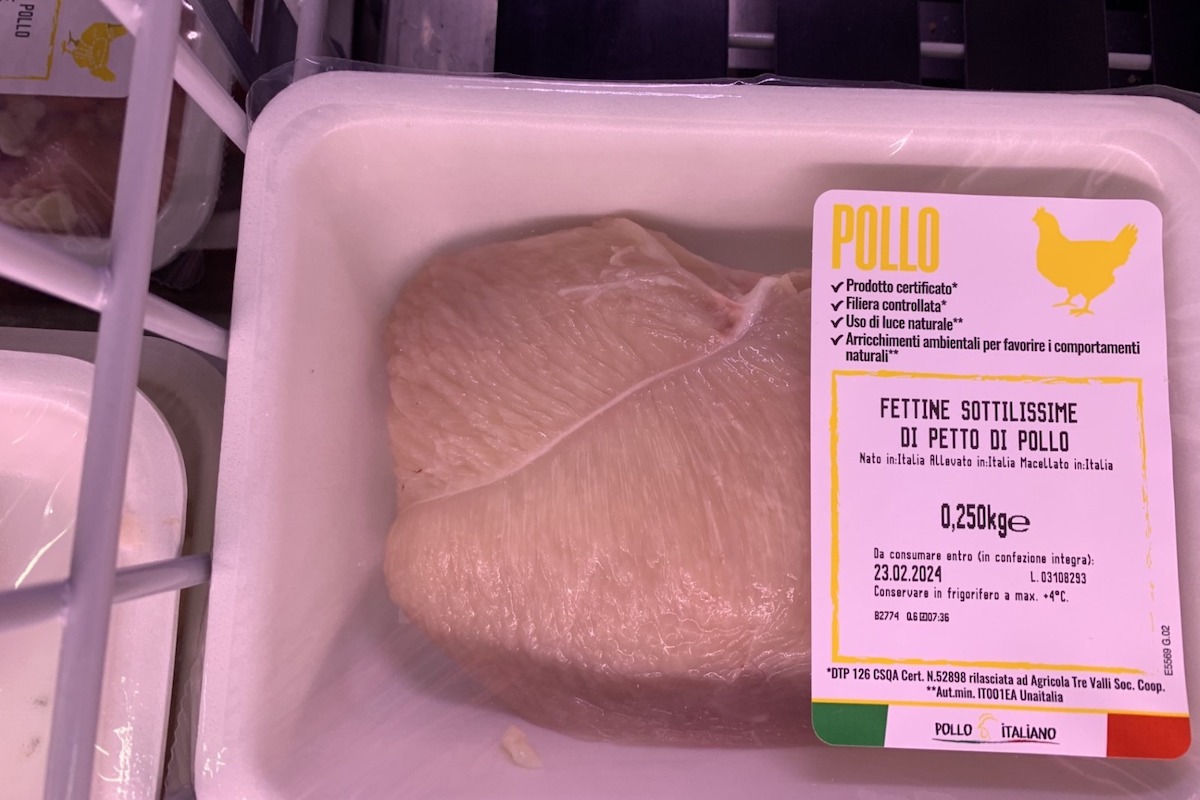 Batteri resistenti agli antibiotici e salmonelle nella carne di pollo Lidl