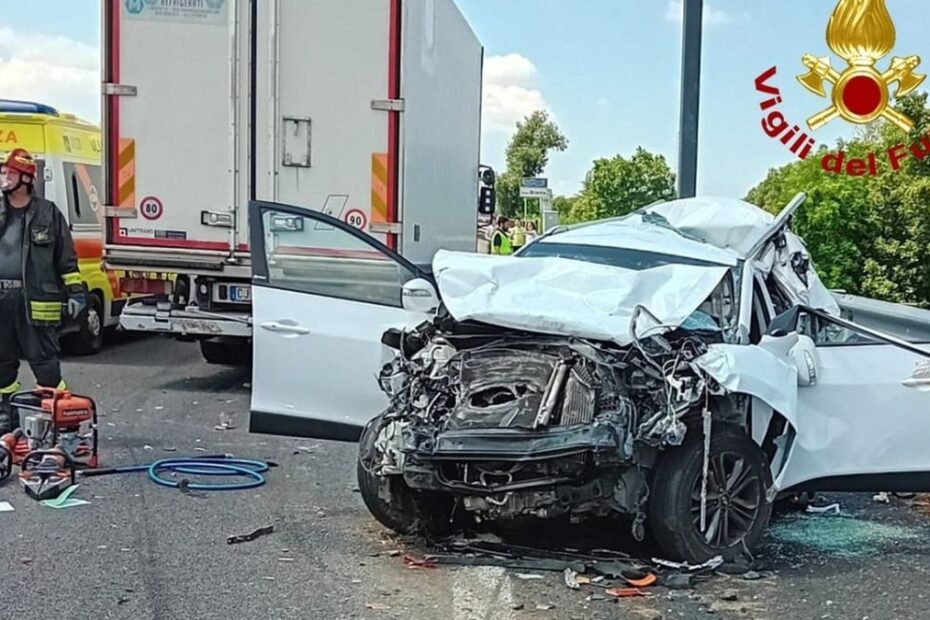 Autostrada Incidente Un Morto