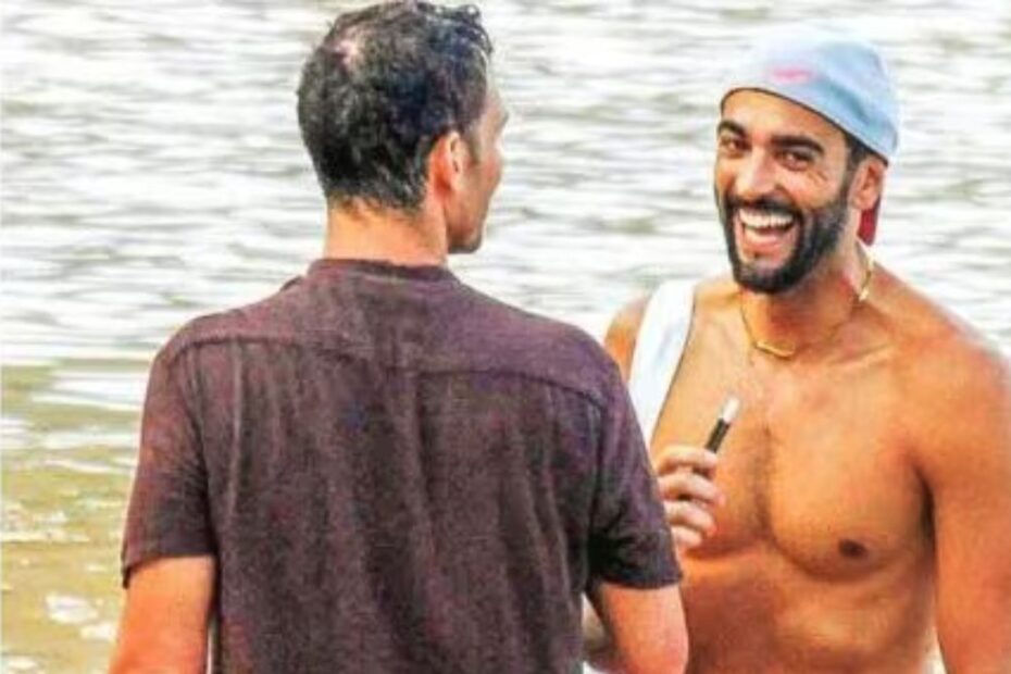 Marco Mengoni a Pantelleria proprio con lui, lo riconoscono tutti