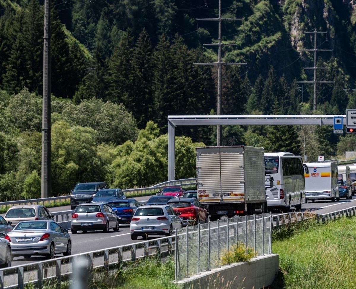 Incendio di un tir tra Barberino del Mugello, Calenzano e di Borgo San Lorenzo