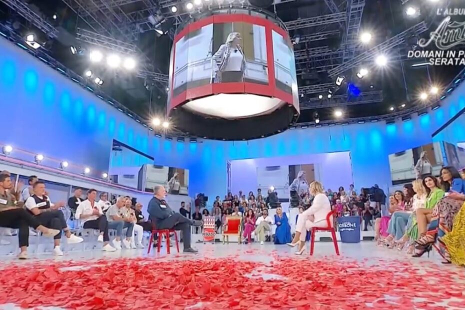 Uomini e Donne, il cavaliere lascia: "Una perdita per il programma"