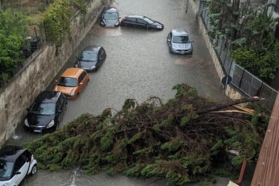 Maltempo Città Italiana Allagamenti