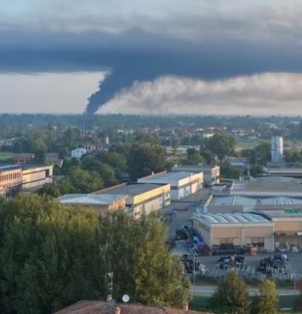 grave incendio reggio emilia