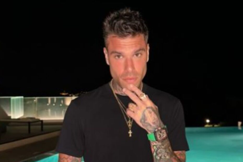 Fedez e il bacio con Luna Shirin Rasia: chi è la sua nuova fiamma