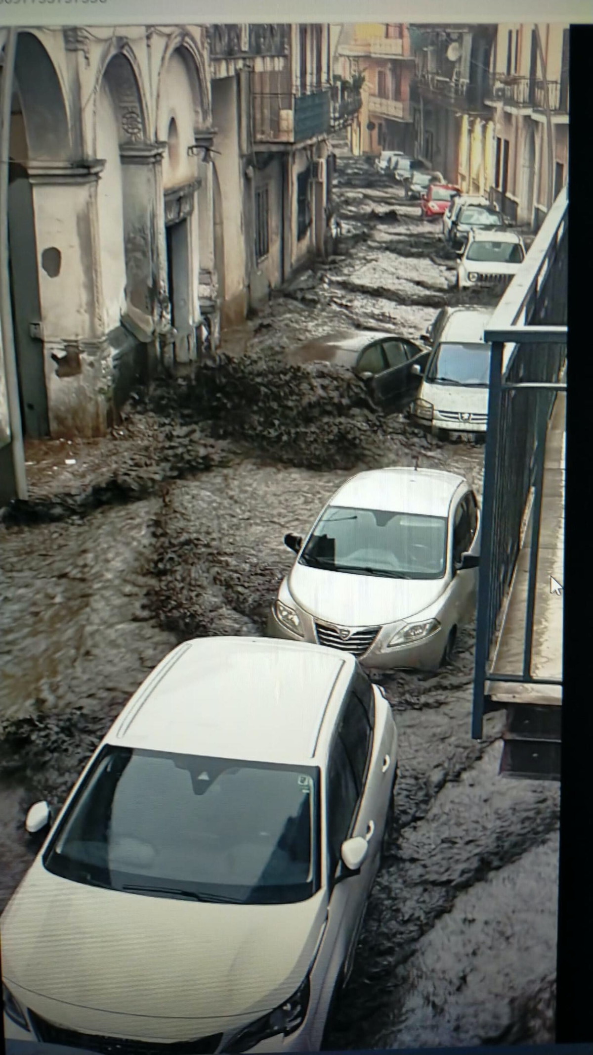 Maltempo, San Felice a Cancello: dispersi madre e figlio