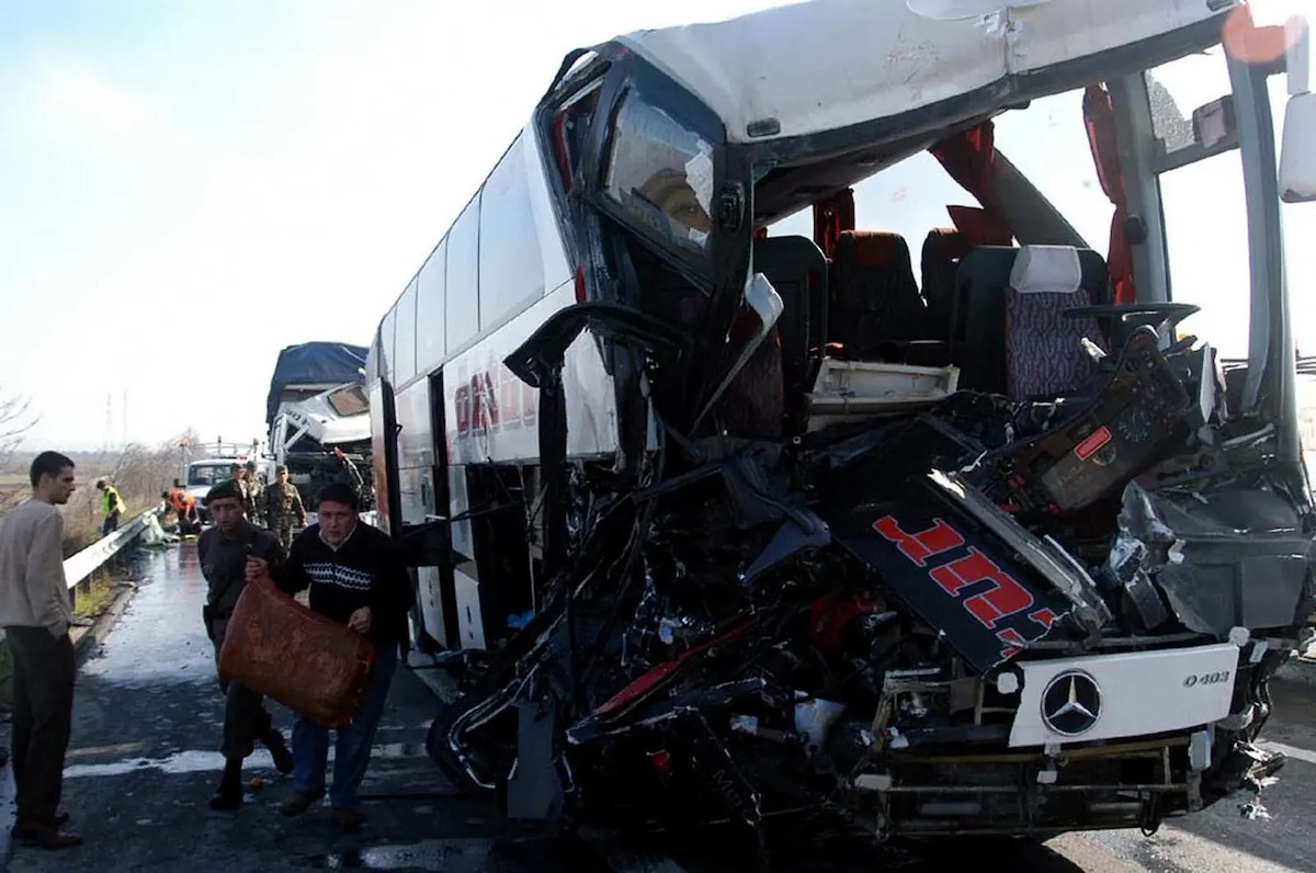 strage in autostrada 9 morti