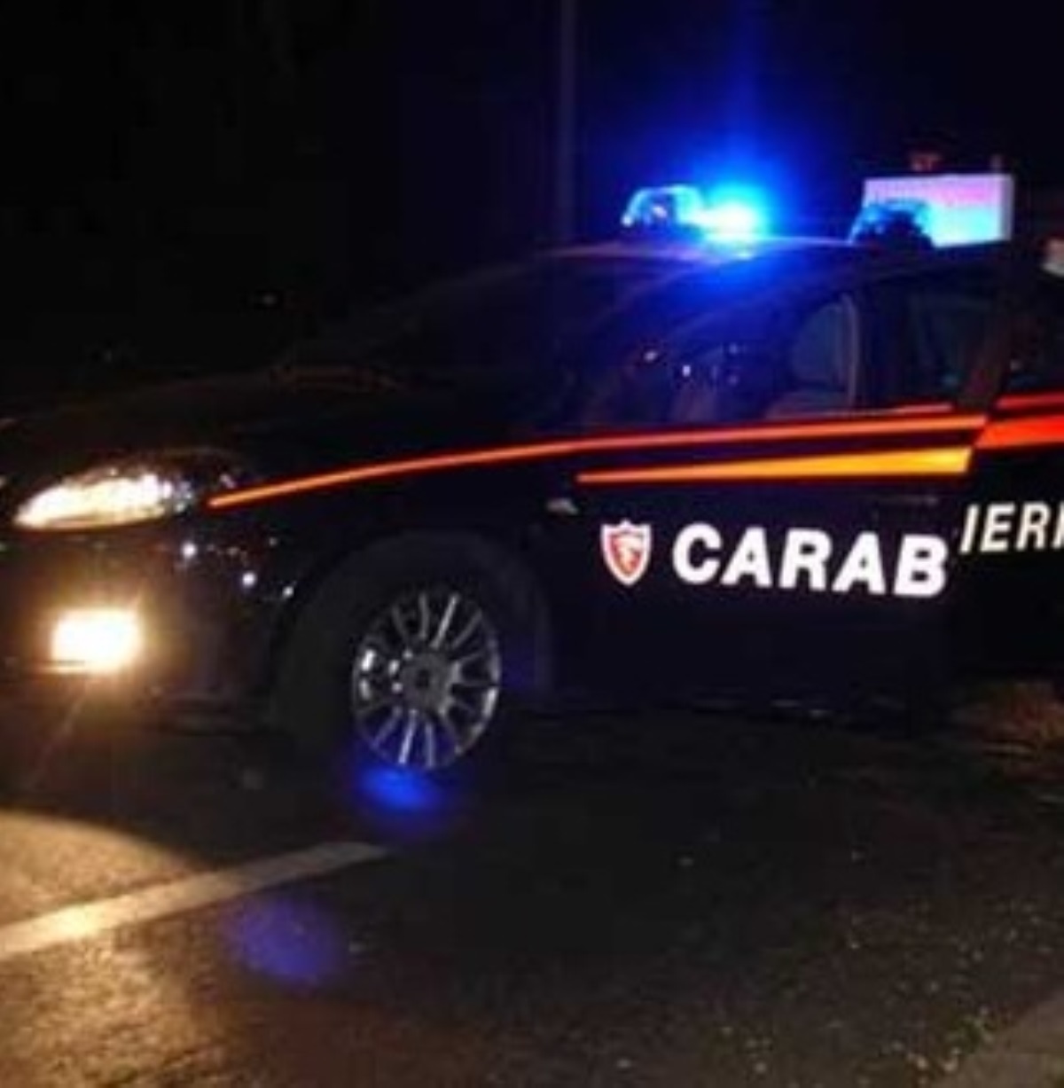 incidente frontale morto 21enne due feriti gravi