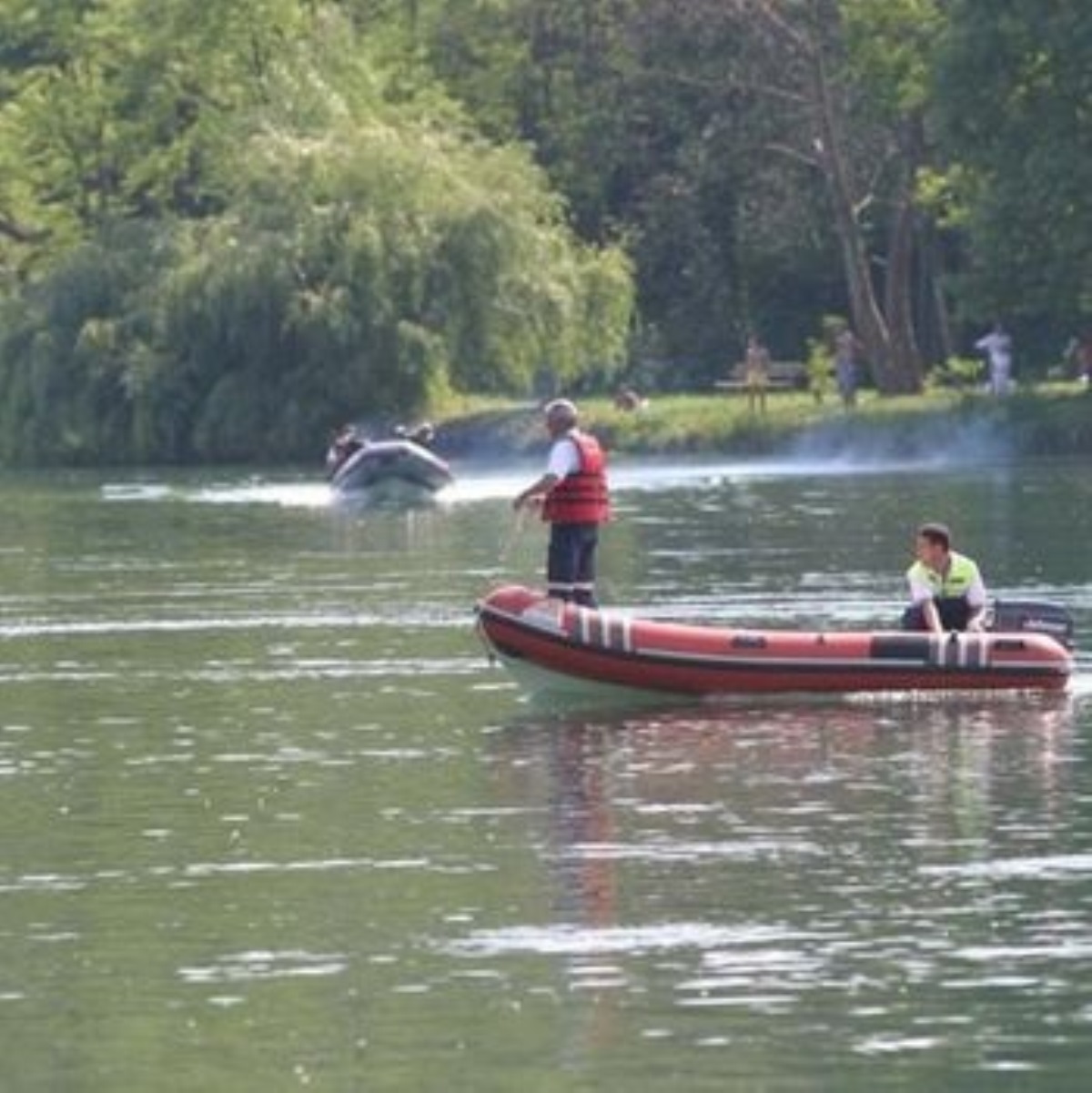 insegnante annega dopo tuffo lago