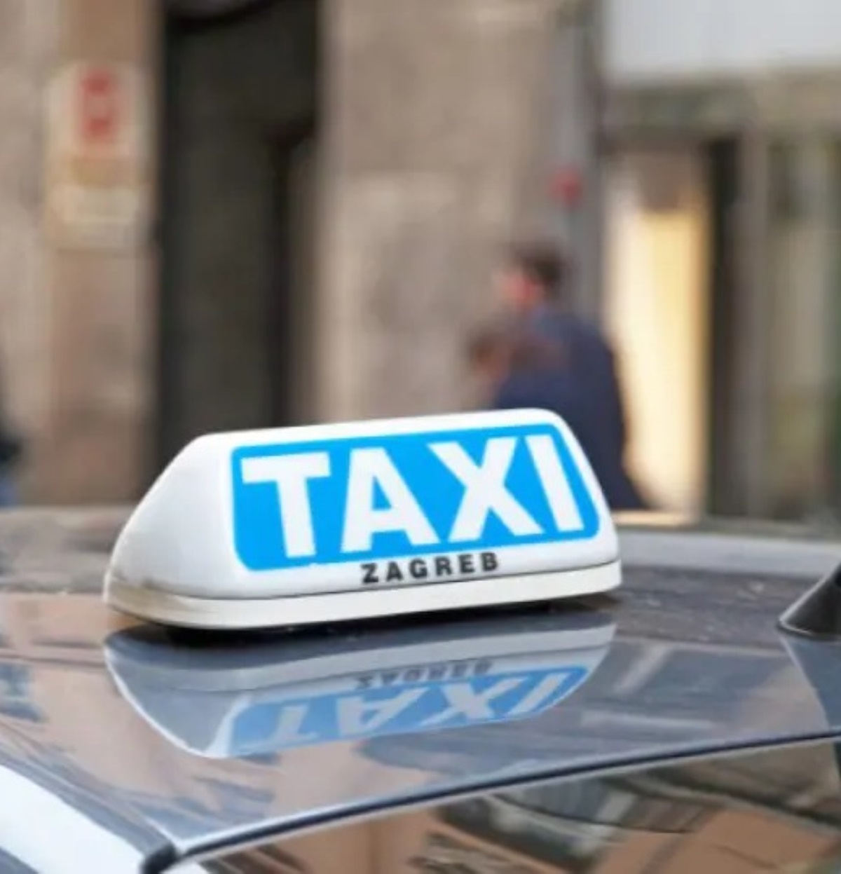 taxi prezzo choc turiste lacrime