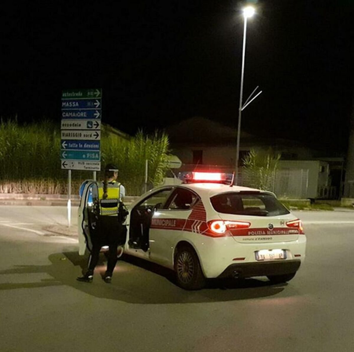 Viareggio, terribile incidente in moto: centauro decapitato