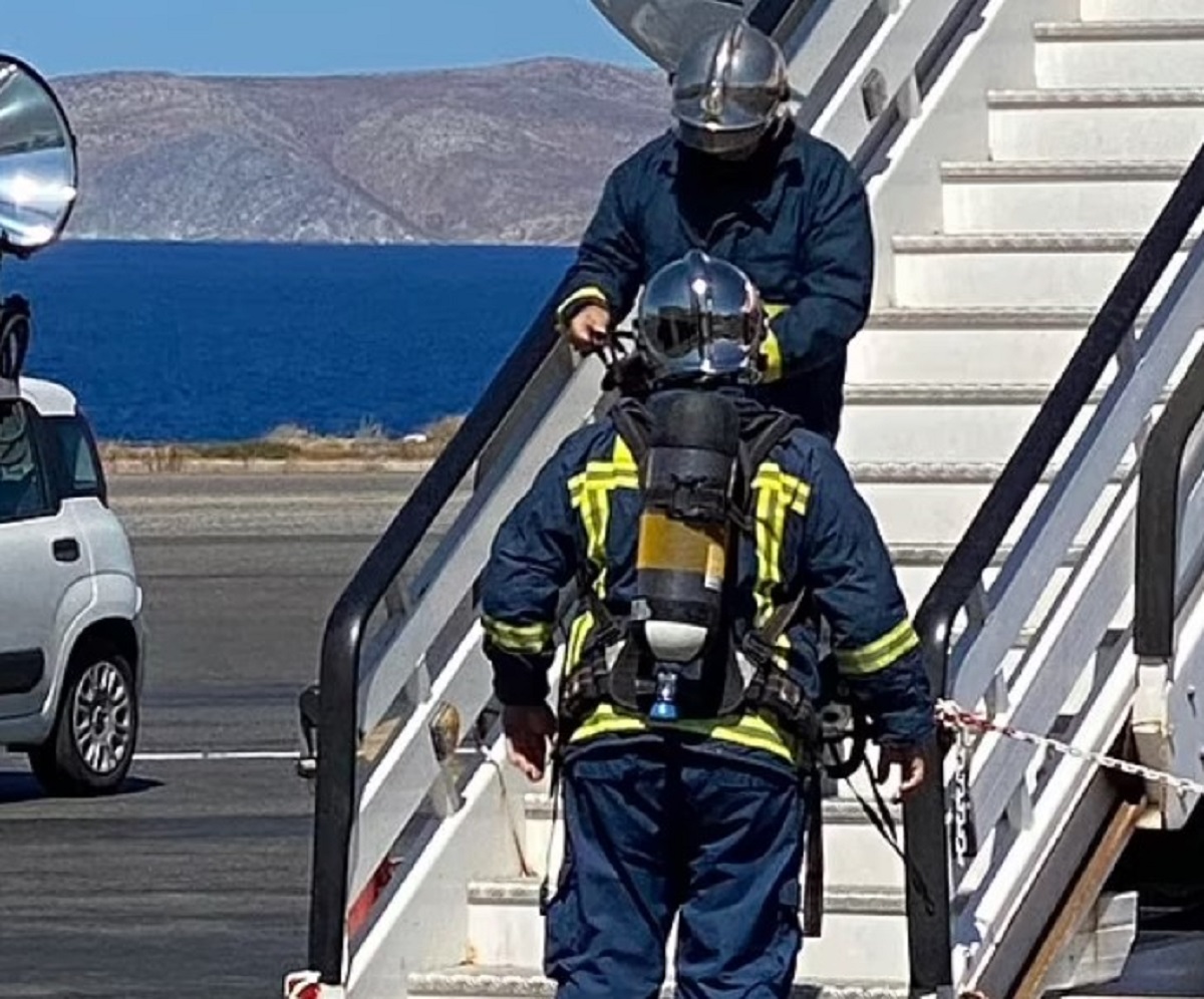 vigili del fuoco intervengono sul volo EasyJet 