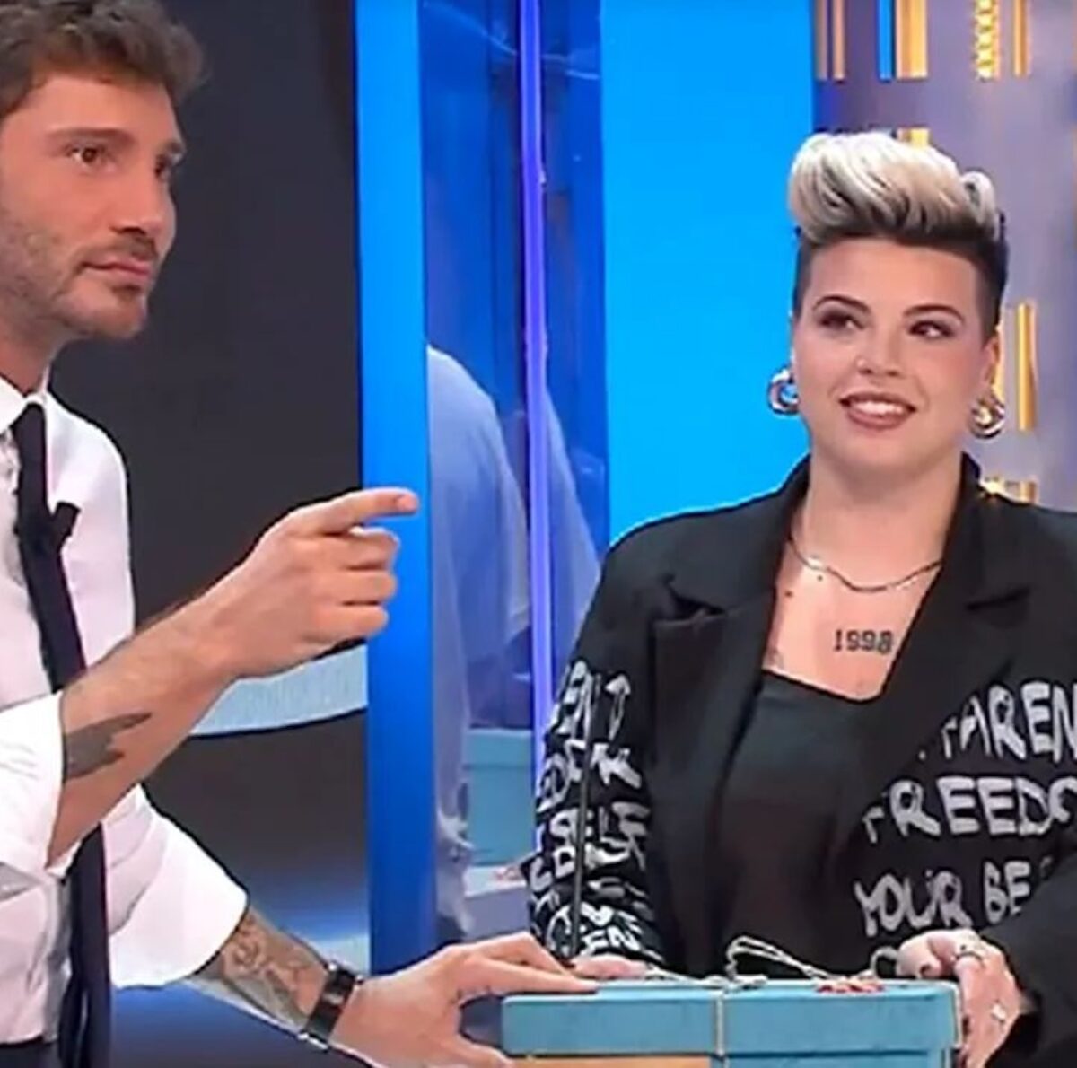 “Ma è Emma!”. Affari Tuoi, Stefano De Martino resta senza parole