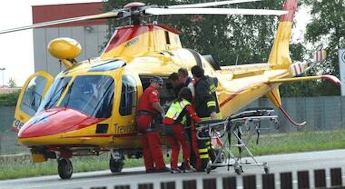 Schianto tra due auto: bimba di due mesi portata in ospedale
