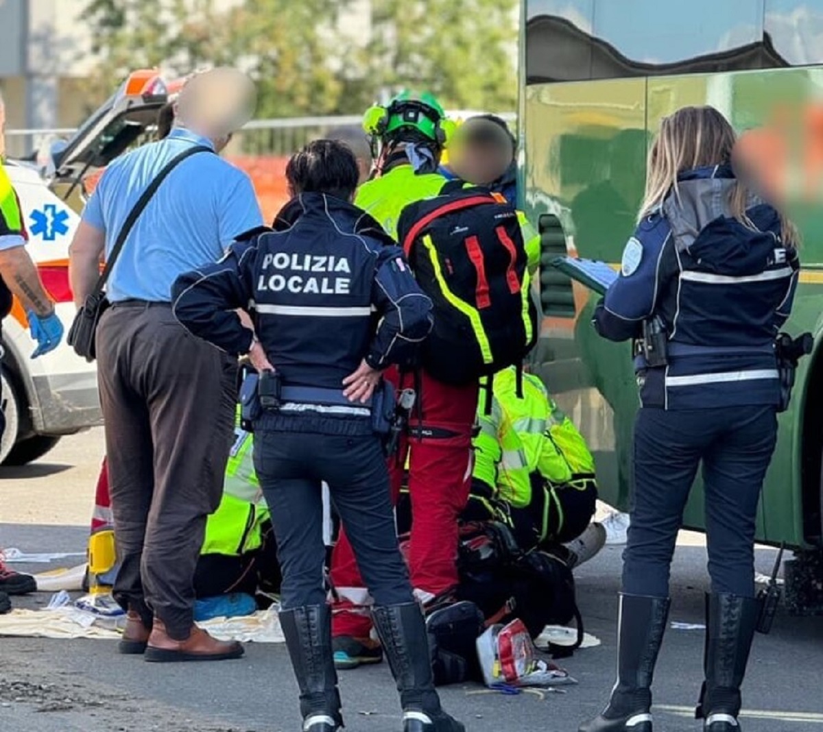 piacenza, ragazza 14enne muore schiacciata autobus