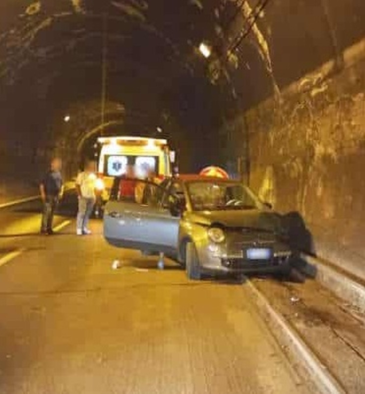 incidente galleria autostrada immagini choc