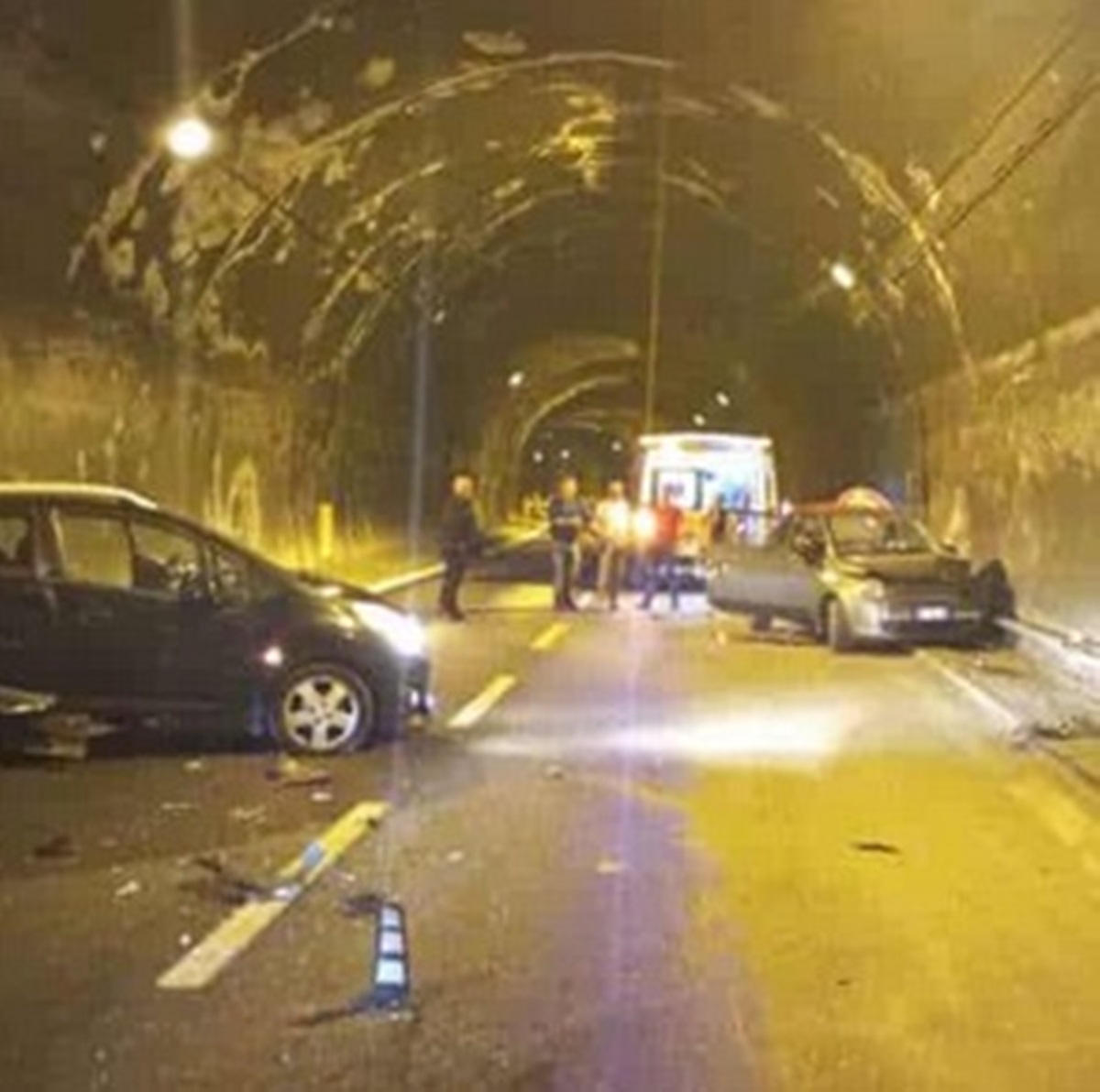 incidente galleria autostrada immagini choc