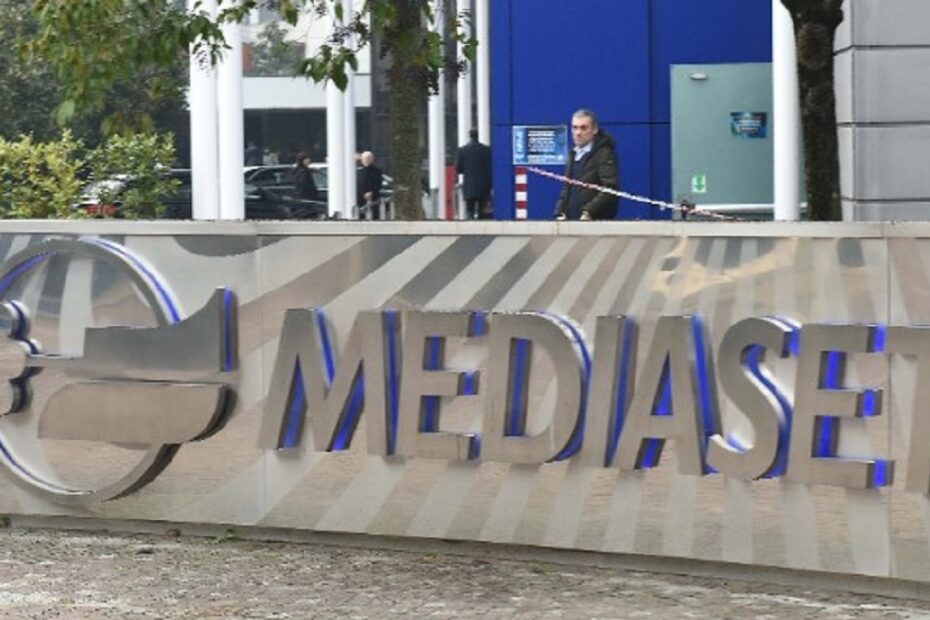 Mediaset, slitta ancora La Talpa: non c'è ancora una data