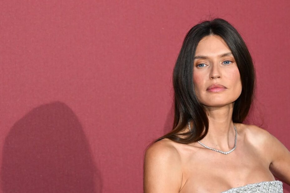 “I miei capelli…”. Bianca Balti, inizia la chemio si mostra sui social