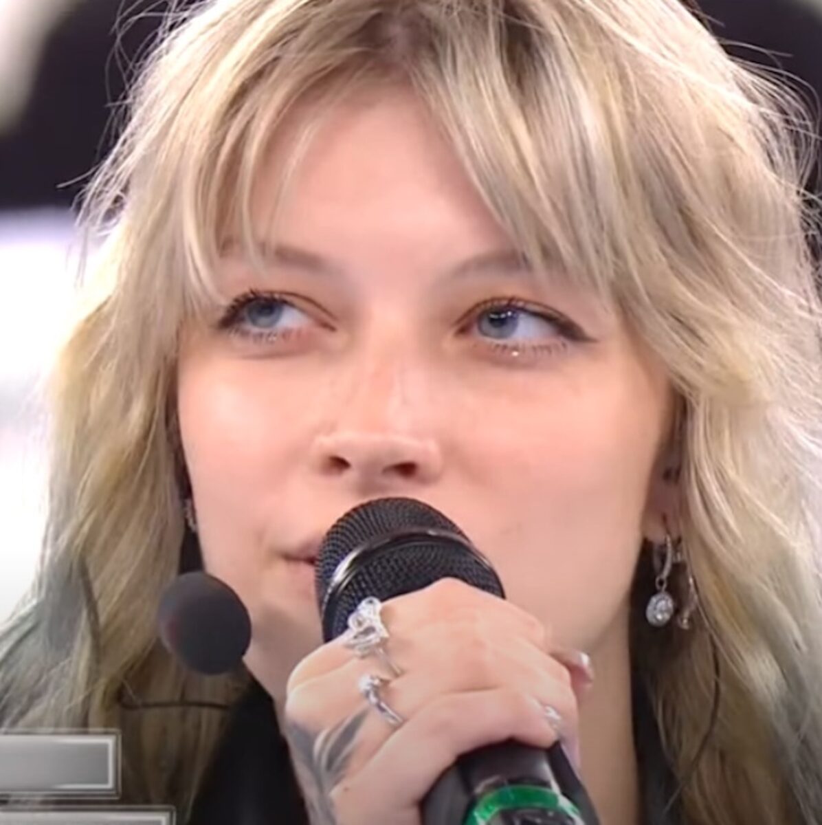 “Salto il Festival”. Sanremo 2025, la brutta notizia per i fan di Mew