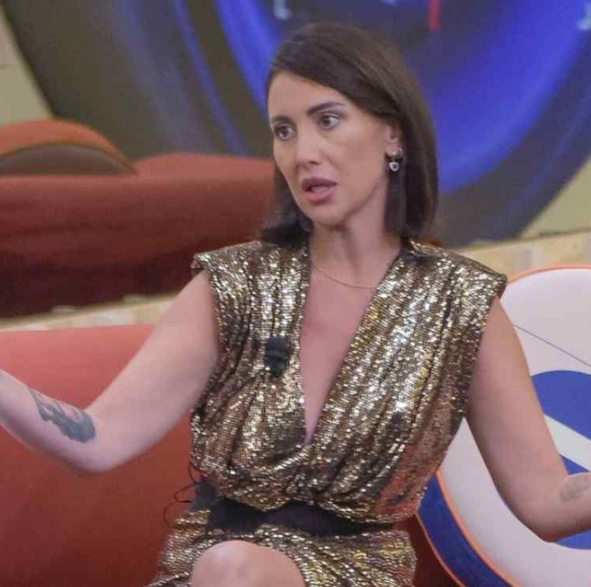 “Io ti spacco in due”. Grande Fratello, Yulia minaccia Jessica