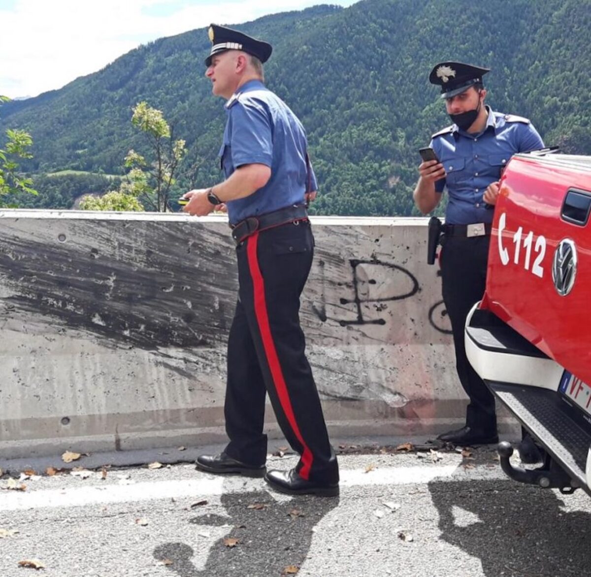 Tragico incidente, auto si ribalta: morti 4 ragazzi