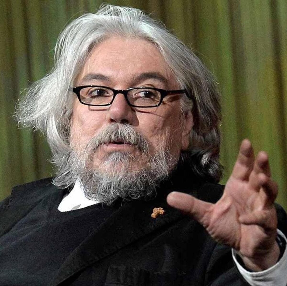 “Vi prego, diteci qualcosa”. Alessandro Meluzzi, l’appello accorato