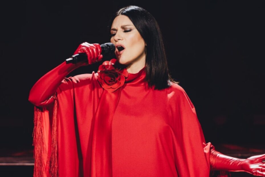 laura pausini interrompe concerto lite spettatrici