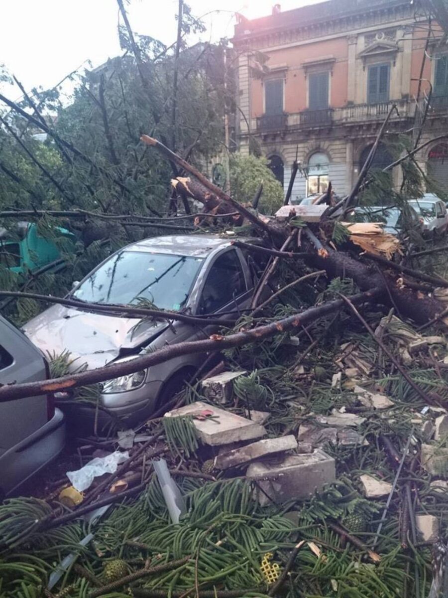 Maltempo in Sicilia, allagamenti lungo l’autostrada A18 Messina-Catania, problemi in provincia
