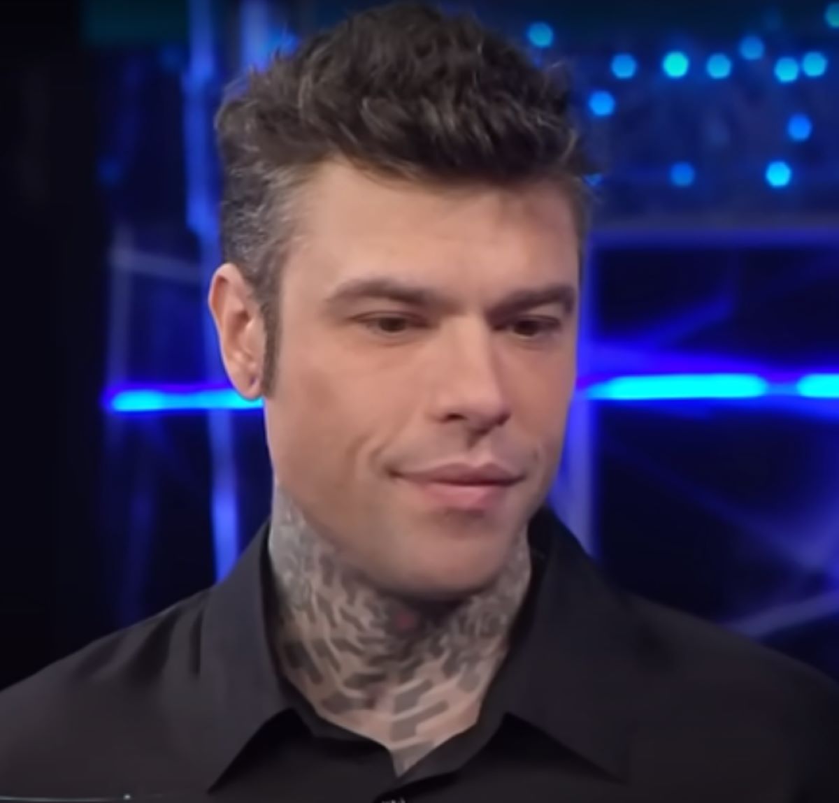 Fedez confuso a Sanremo 2025, Selvaggia Lucarelli lo critica