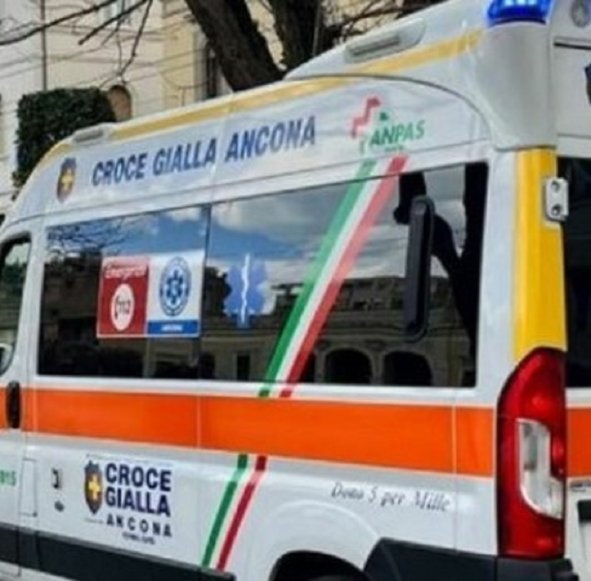 Ancona 20enne trovato morto in bagno dalla fidanzata 