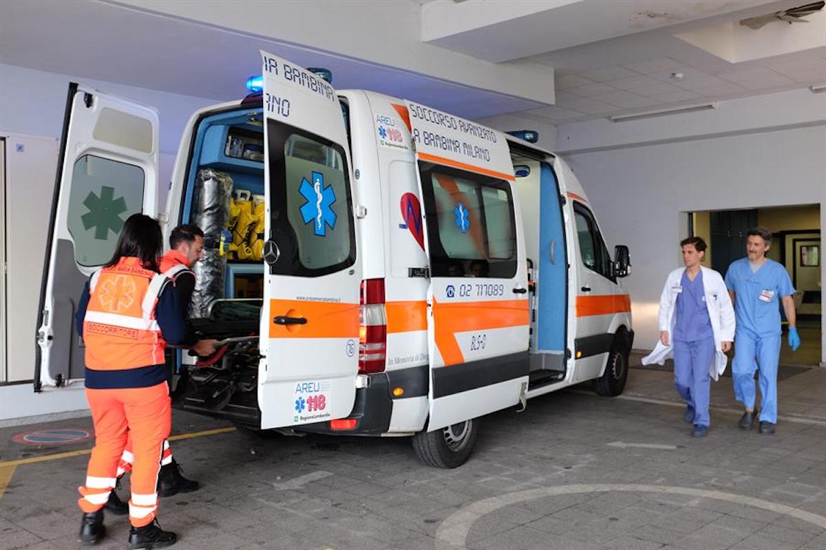 Incidente nella notte: auto si ribalta. Morto 24enne
