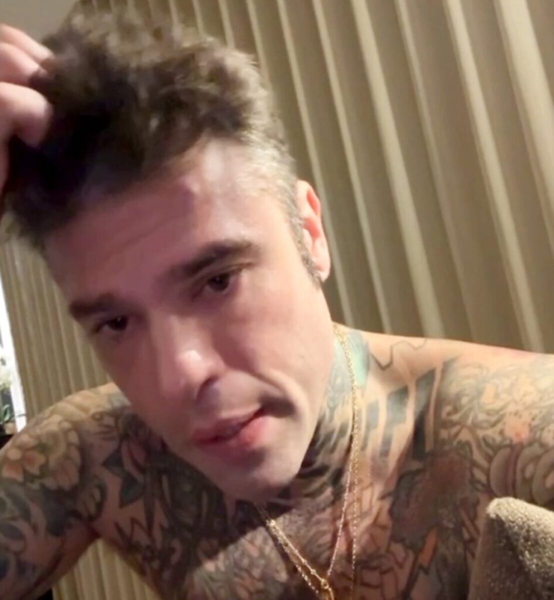 “Stavolta è fuori”. Sanremo 2025, Fedez ne combina un’altra delle sue