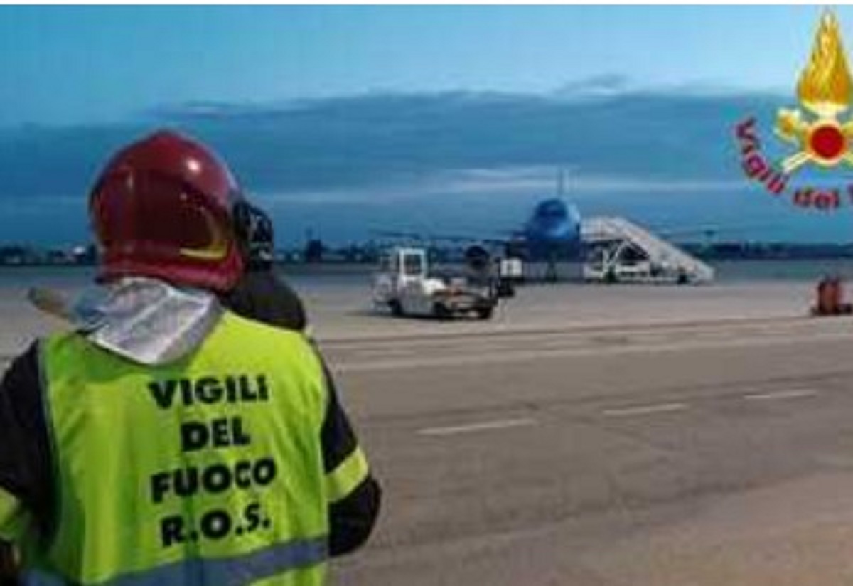 Brindisi atterraggio di emergenza per aereo turco 