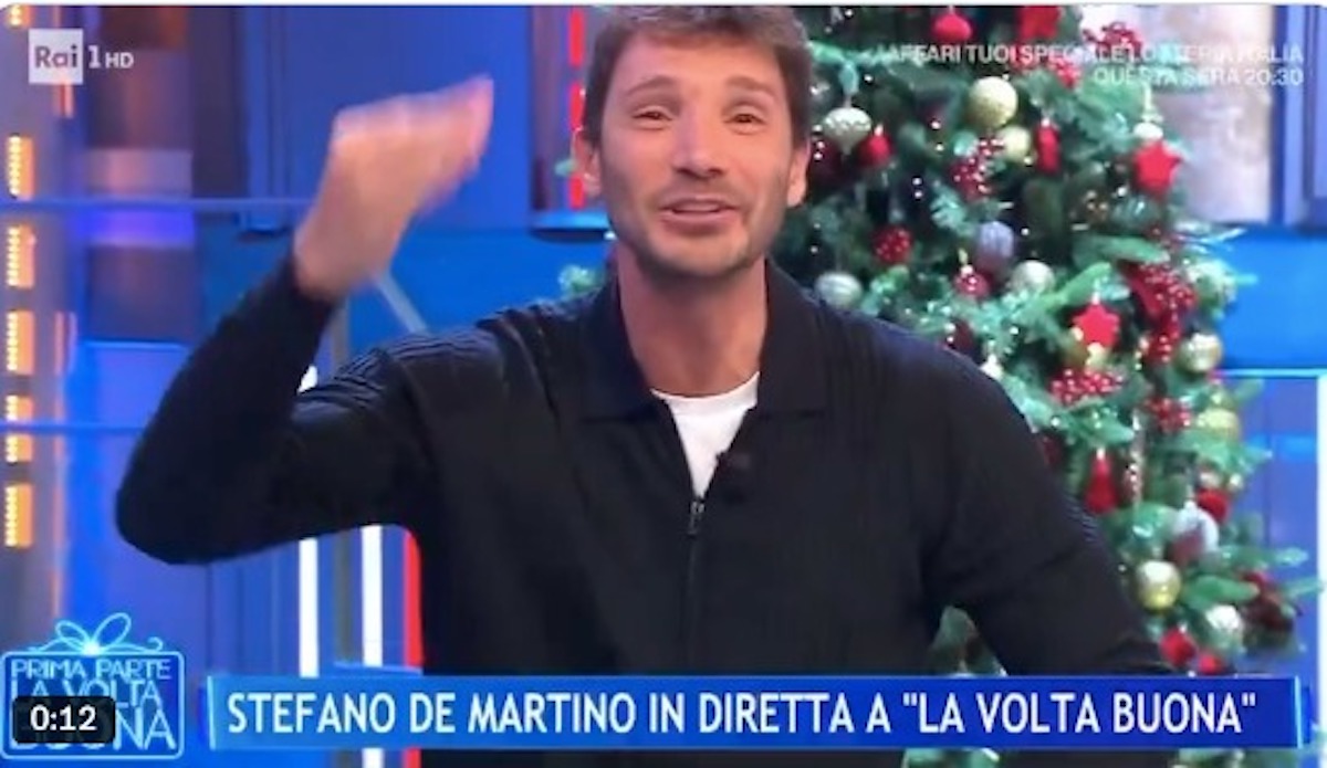 Stefano De Martino presenta il dottore di Affari Tuoi: chi è