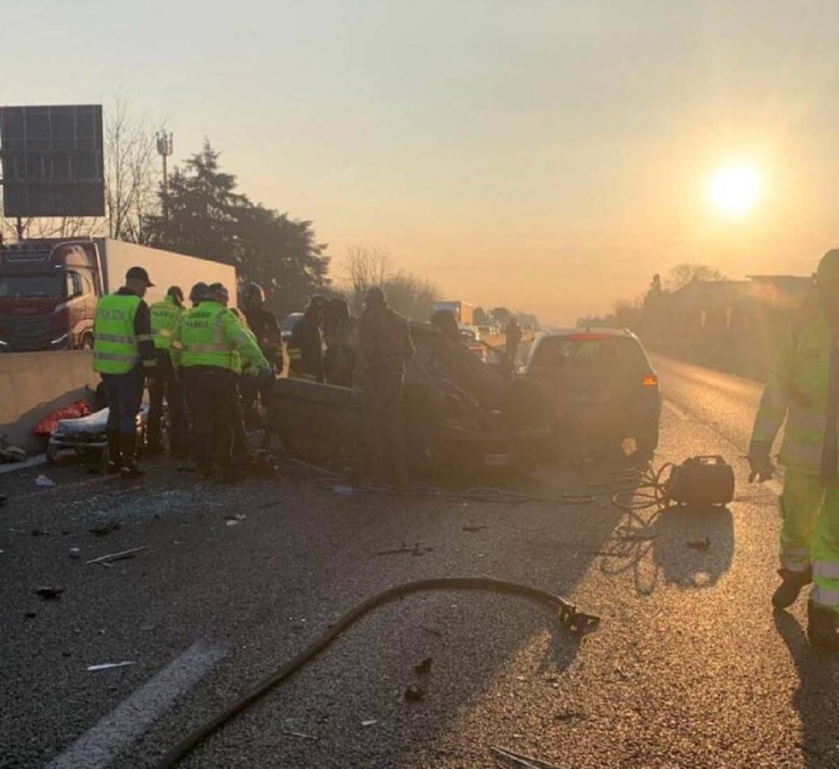 Incidente sulla A8, tre persone ferite e chilometri di coda 