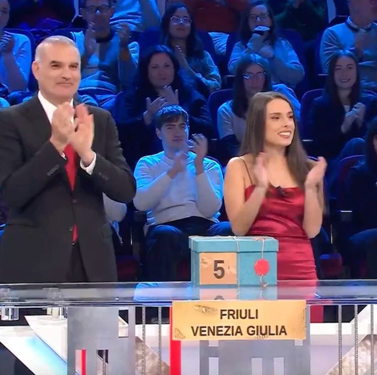 “Ah ma stanno insieme?”. Affari Tuoi, colpo di scena sul finale