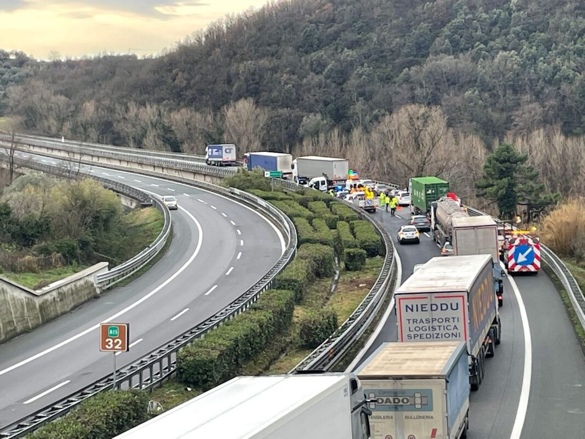 Incidente sull’autostrada A15: muore un 43enne di Cagliari