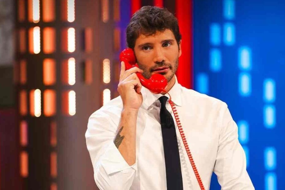 Stefano De Martino torna a Mediaset, Bonolis al suo posto