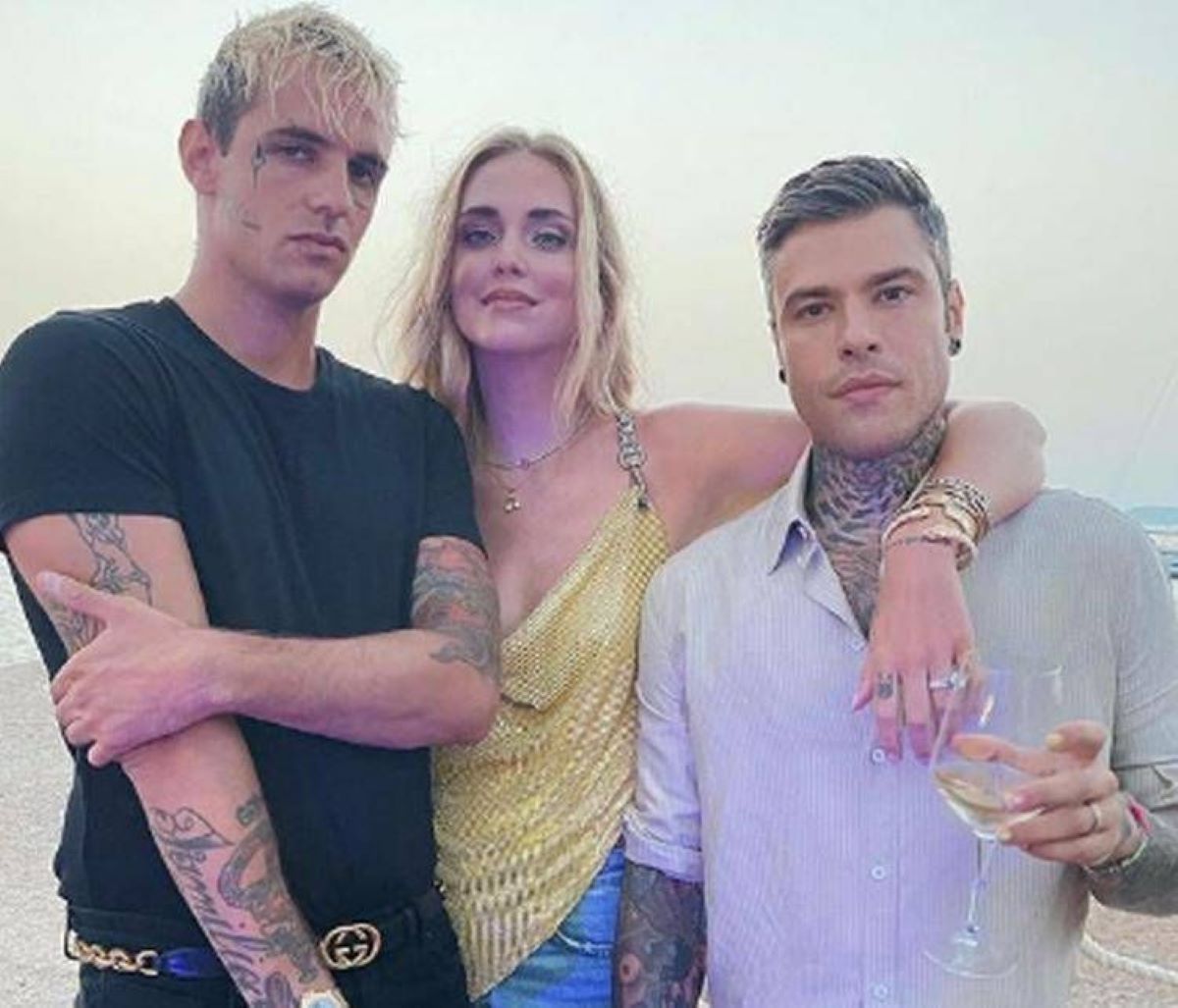 Chiara Ferragni Tradito Fedez Cantante