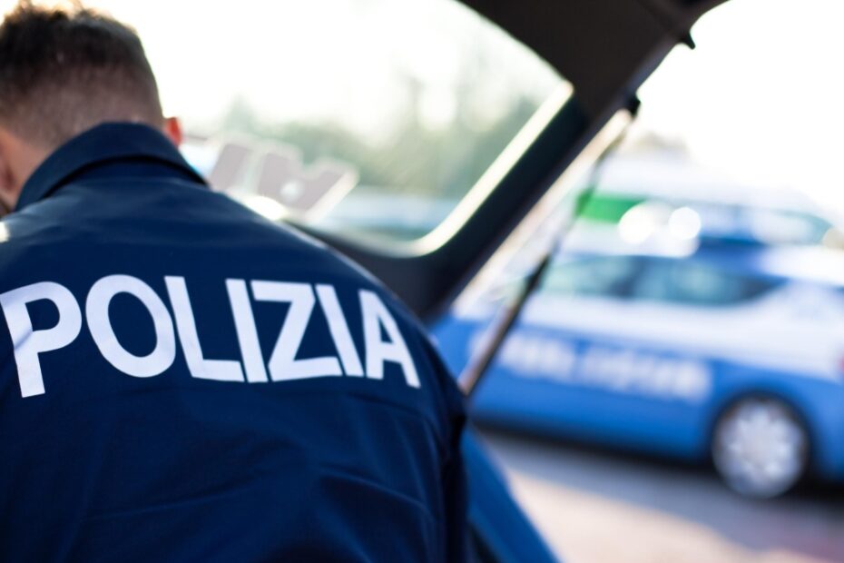 aggressione poliziotti martellate sparate