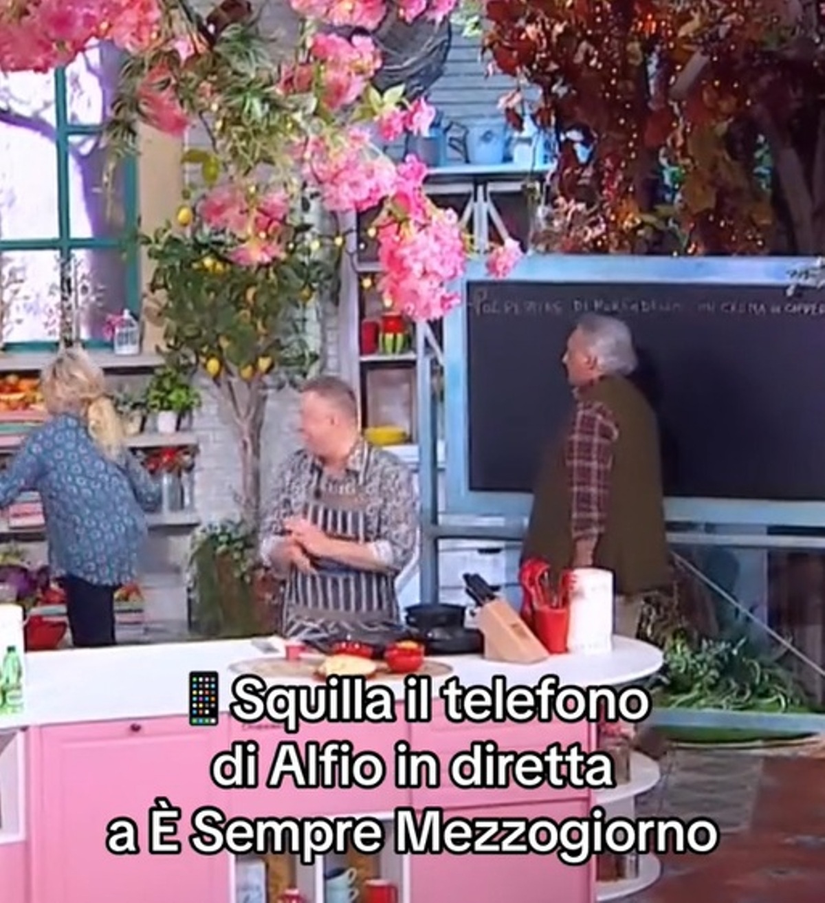 è sempre mezzogiorno squilla cellulare diretta