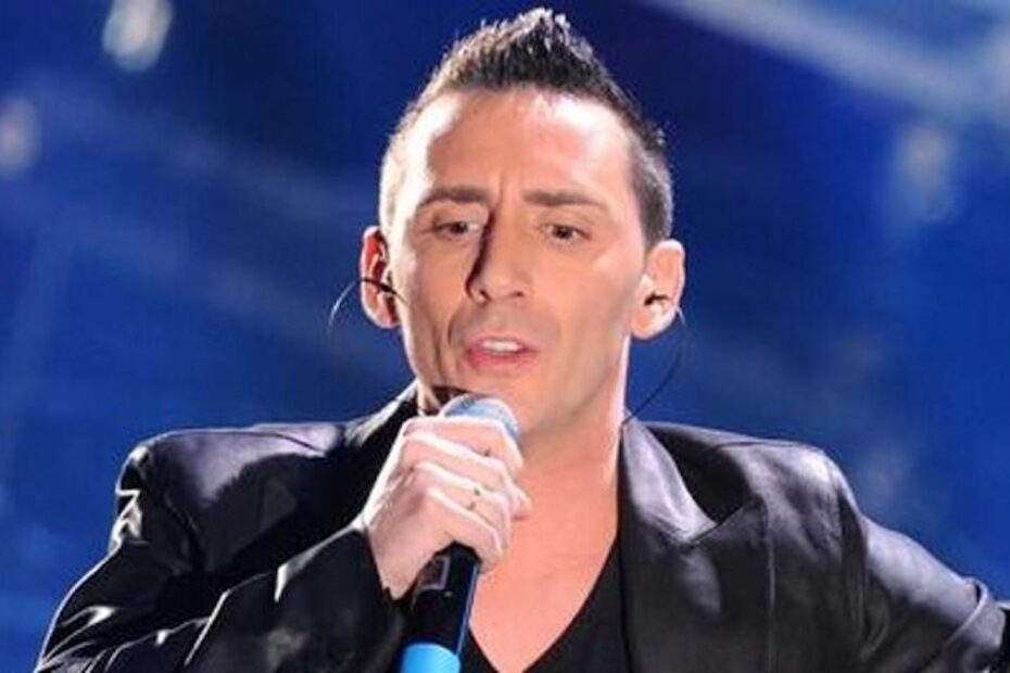 Chi è Kekko Silvestre dei Modà cantante età altezza peso nome vero vita privata moglie figli stile musicale